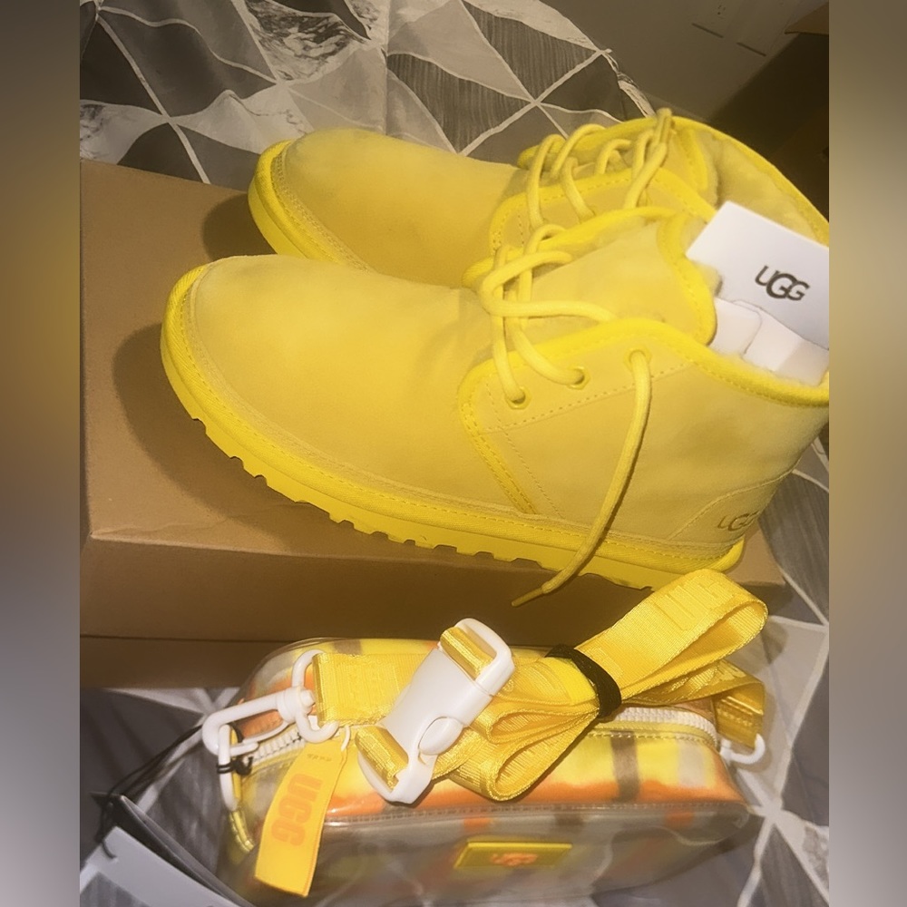 Uggs Neumel boots and purse set